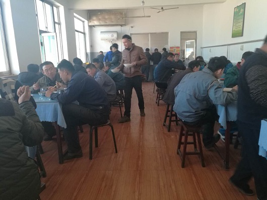 近日山西盛大鋼結(jié)構(gòu)食堂被吃貨們擠爆啦，到底是何美味？