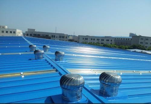 鋼結(jié)構(gòu)廠房彩鋼夾芯板屋面，漏雨的現(xiàn)象怎么破？